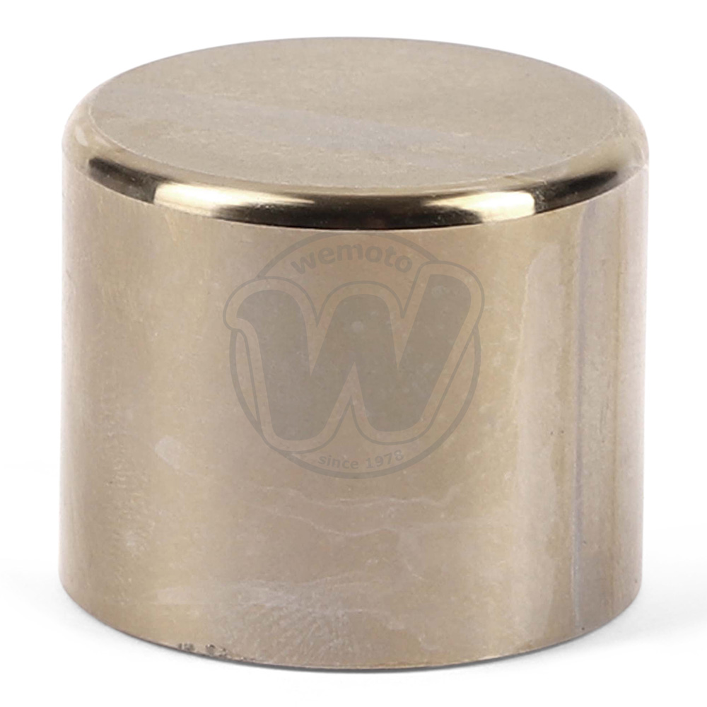 0UI2517_ad9794 three.jpg